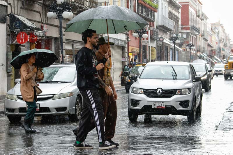 Frente Frío 4 y monzón causan riesgo de inundaciones en Puebla