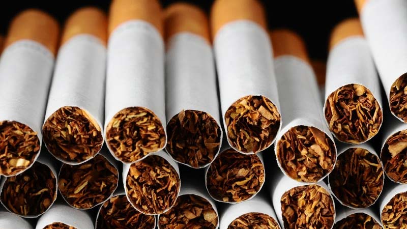 Fumar en México se vuelve un lujo: cigarrillos superarán los 100 pesos en 2026