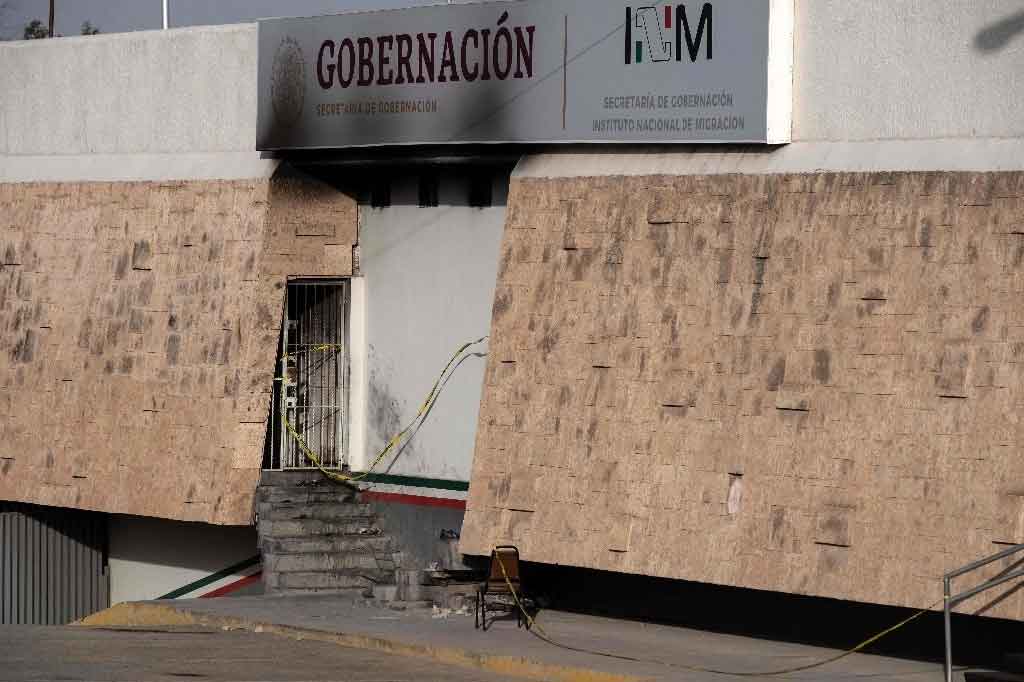 Garduño cede el INM a Céspedes y anuncia disculpa por el incendio en Ciudad Juárez
