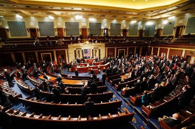 Gobierno de Trump entra en cierre por disputa sobre presupuesto federal