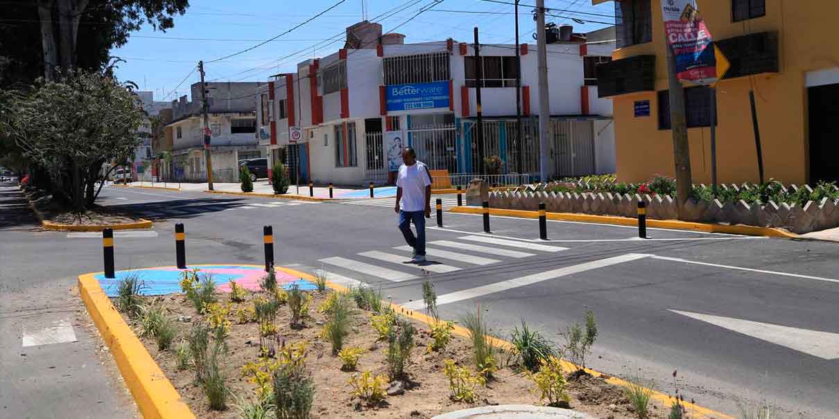 Habitantes de Bosques de San Sebastián reciben rehabilitado el bulevar Monterrey