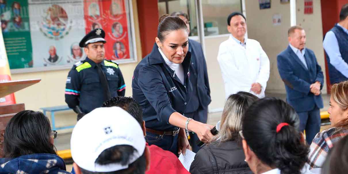 Hay días malos, pero siempre hay ayuda, hay quienes los pueden apoyar, dijo Eduardo Rivera a estudiantes