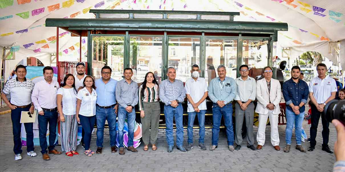 Inaugura Rogelio López recorrido de Turibús en Huauchinango