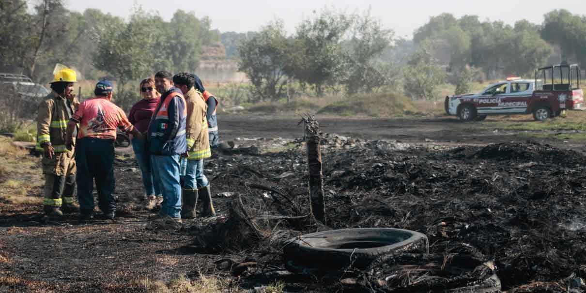 Incendio en tiradero clandestino genera contaminación en Puebla