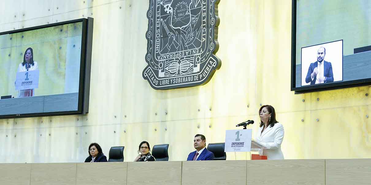 Laura Artemisa García rinde informe