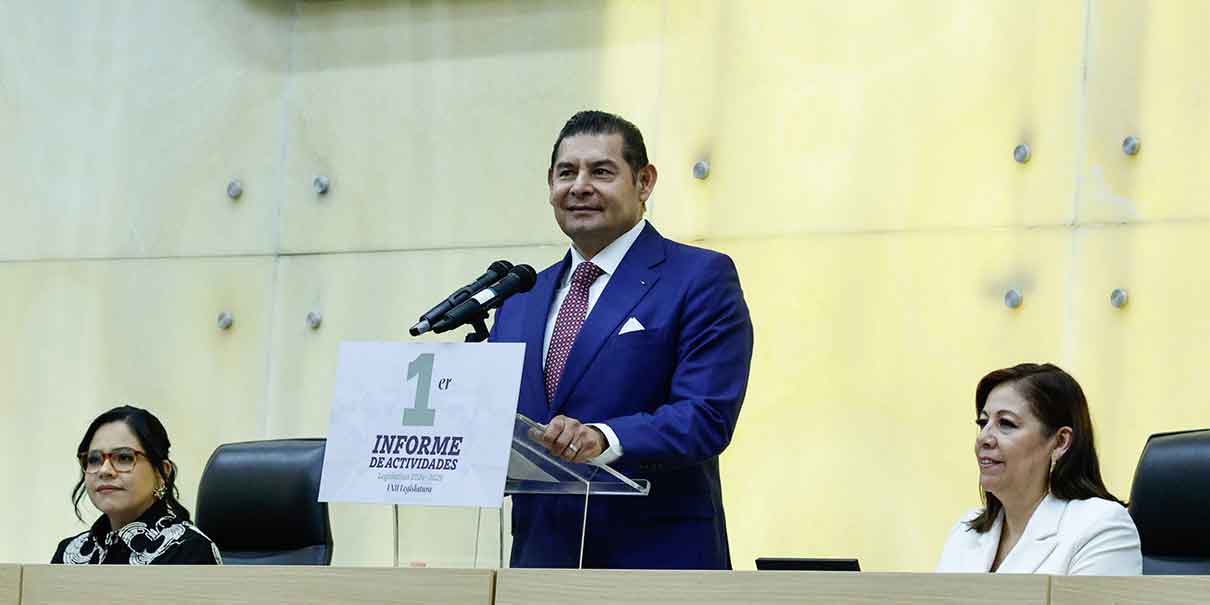 Laura Artemisa García rinde informe