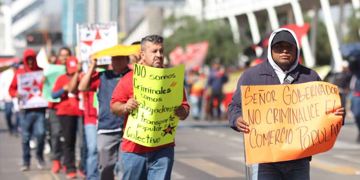 Caos vial en Puebla: Marcha de la 28 de Octubre paraliza Atlixcáyotl y más zonas