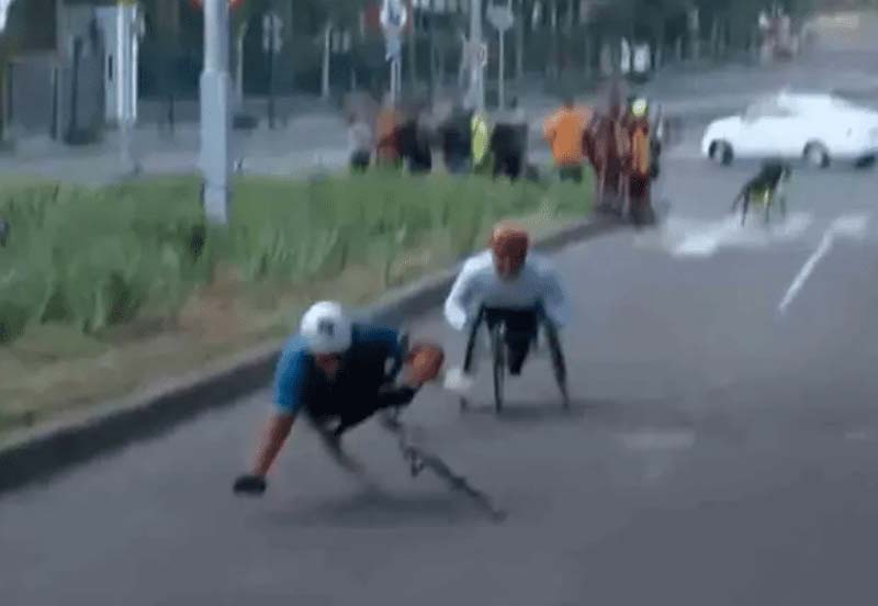 David Faitelson llama irresponsable a Clara Brugada tras caída de atletas en Maratón CDMX 2025