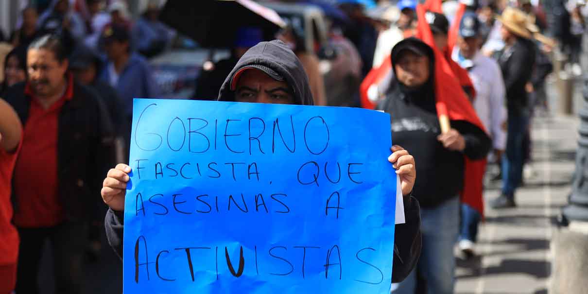 Marcha de la 28 de Octubre paraliza el Centro Histórico; exigen justicia por asesinato de Meztli Sarabia