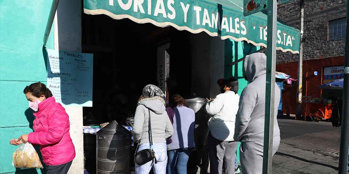 Misael se preparó una semana antes para vender 2 mil tamales este día de la Candelaria