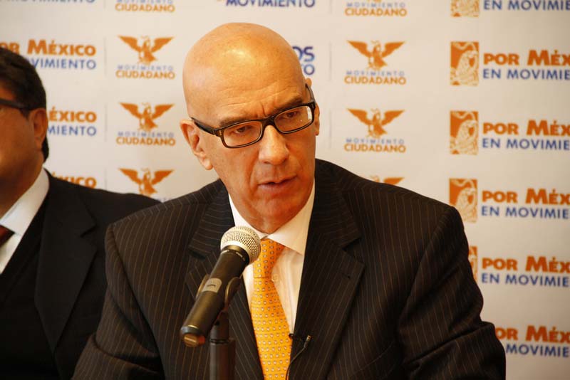 Néstor Camarillo cerró su pase al movimiento naranja con reunión en Puebla