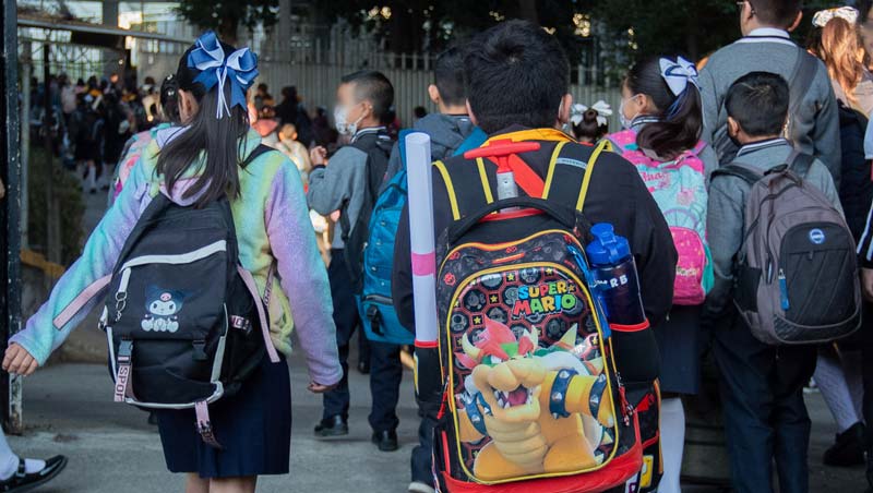 PURO SUFRIR en casa con el regreso a clases; gastarán hasta 11 mil pesos por hijo