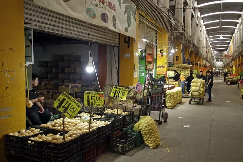 Pemex debe autorizar demolición de bodegas construidas sin permisos en la Central de Abasto