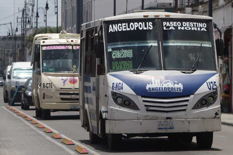 Poblanas podrán tener concesión y ser conductoras del transporte público