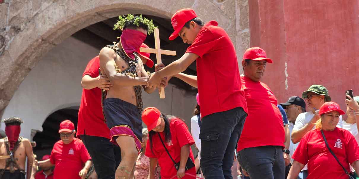 Procesión de Los Engrillados en Atlixco, dolor, sacrificio y fe