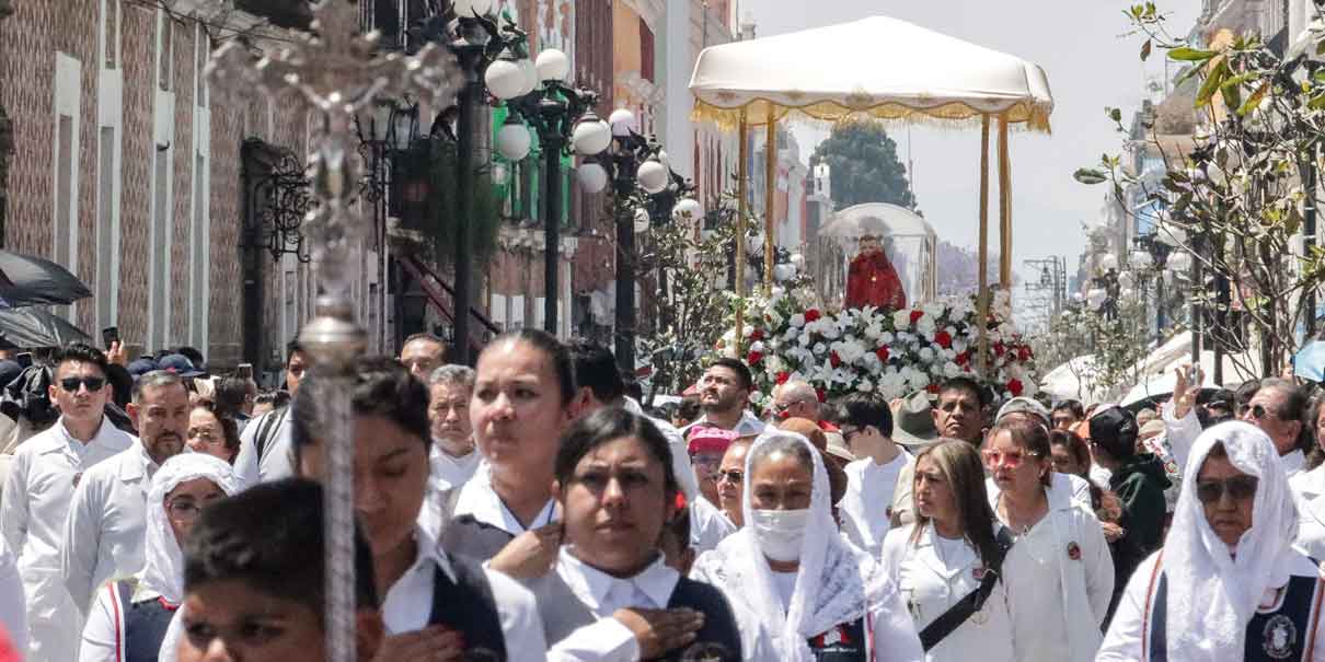 Procesión de Viernes Santo en Puebla, una de las más grandes de América Latina