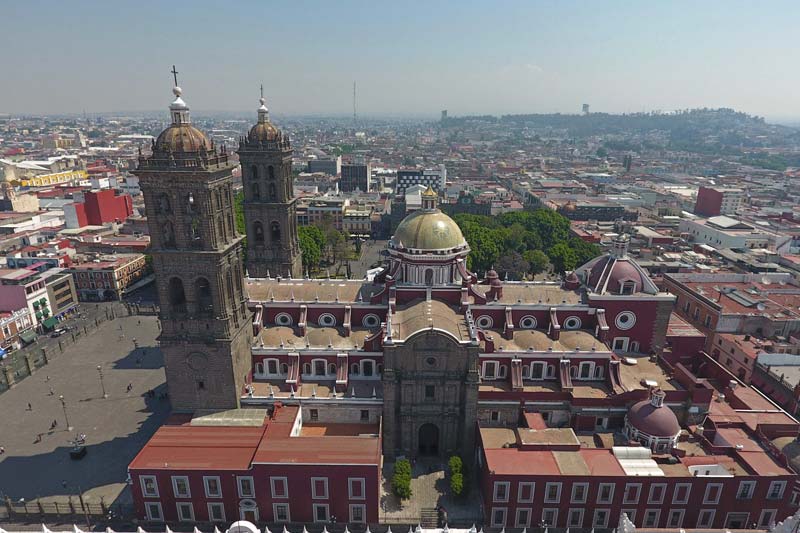 Puebla enfrenta crecimiento urbano acelerado: proponen soluciones en transporte y vialidades