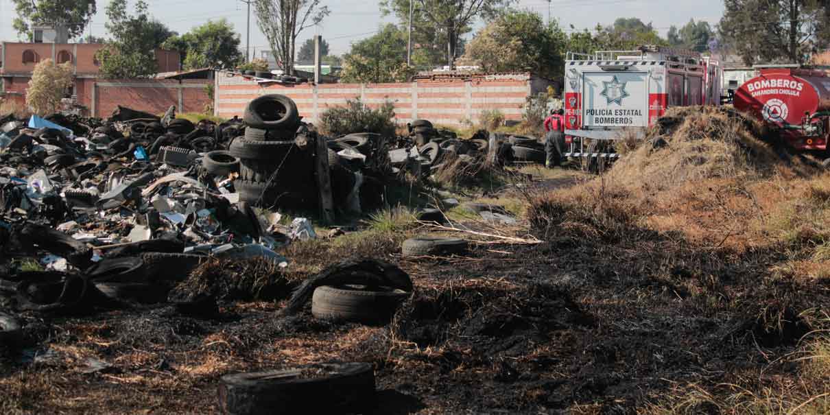 Incendio en tiradero clandestino genera contaminación en Puebla