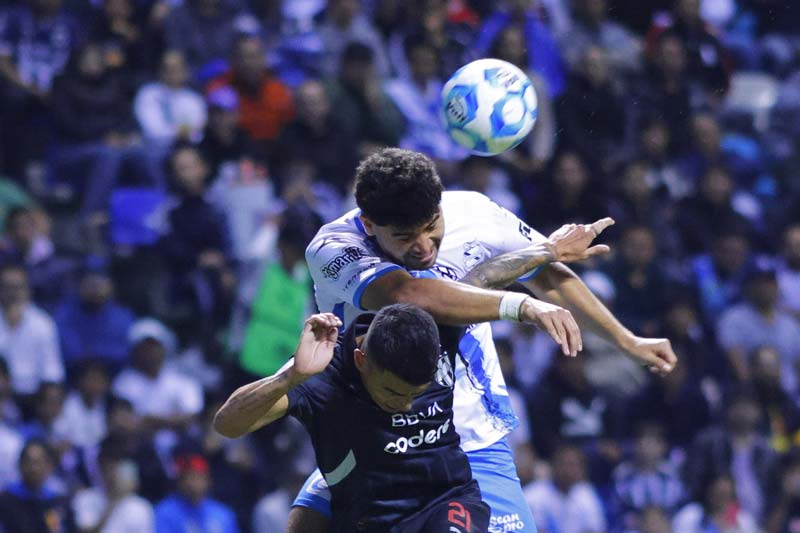 Rayados consolida su liderato tras golear a Puebla con triplete español