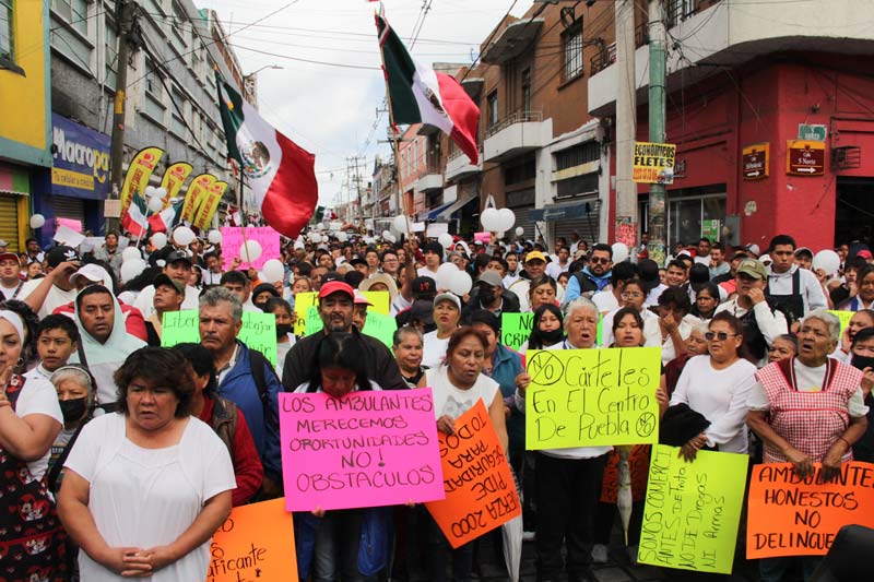 Cuerpos emplayados ahuyentaron clientes en la zona del Mercado 5 de Mayo