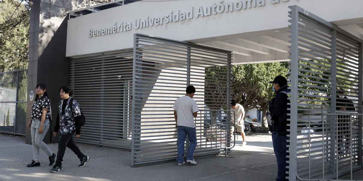 Tras un mes de paro, estudiantes de la BUAP regresan a las aulas en CU