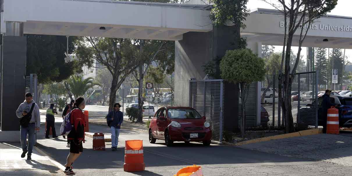Tras un mes de paro, estudiantes de la BUAP regresan a las aulas en CU