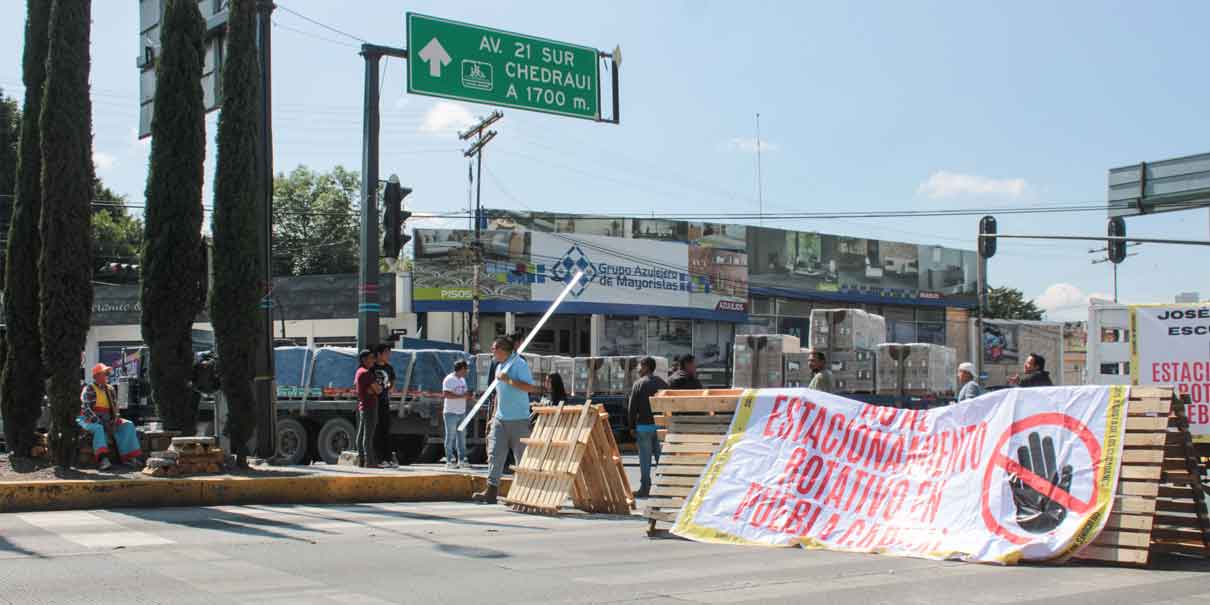 Otra protesta contra los Parquímetros, vecinos cerraron el bulevar Atlixco