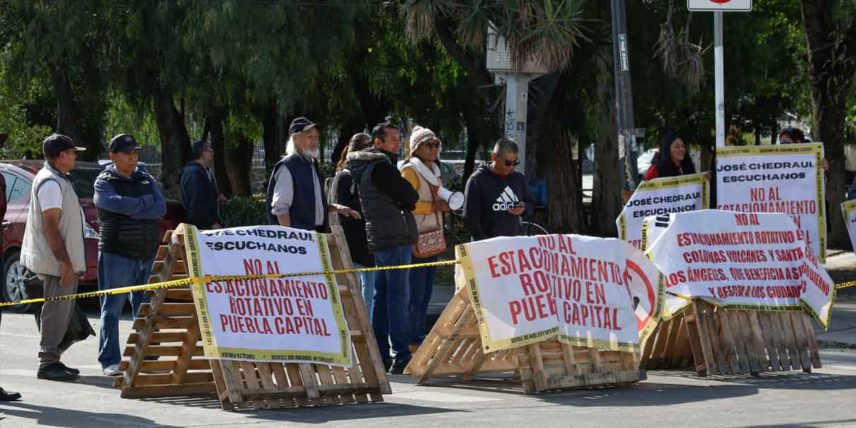 Otra protesta contra los Parquímetros, vecinos cerraron el bulevar Atlixco