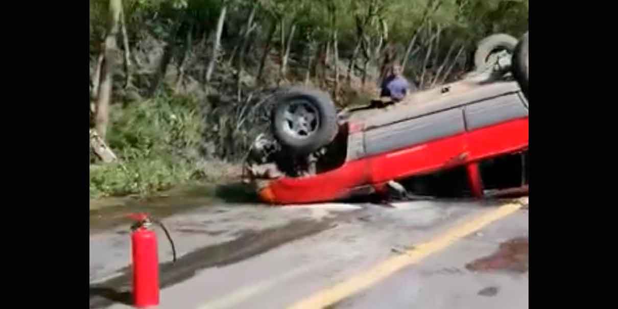 Volcadura en Jalpan