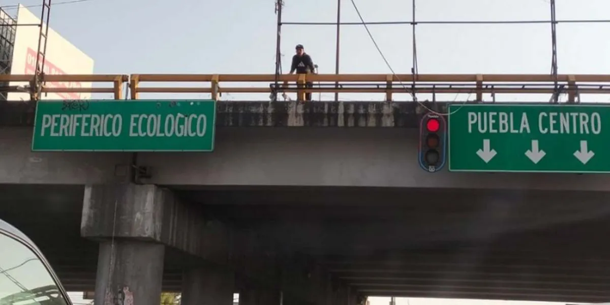 Automovilistas alertan sobre robos desde puente peatonal en Periférico