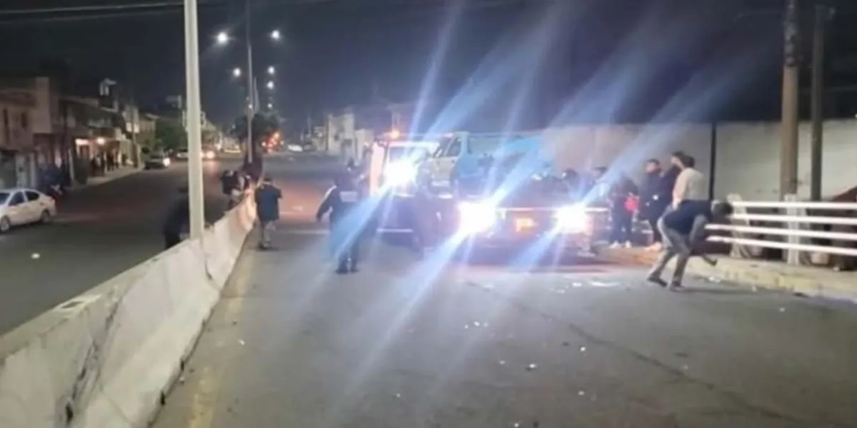 Choque entre taxi y motocicleta en Atlixco causa la muerte de una joven