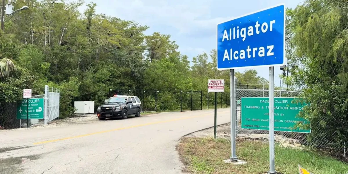 Juez frena operaciones de Alligator Alcatraz y restringe ingreso de migrantes