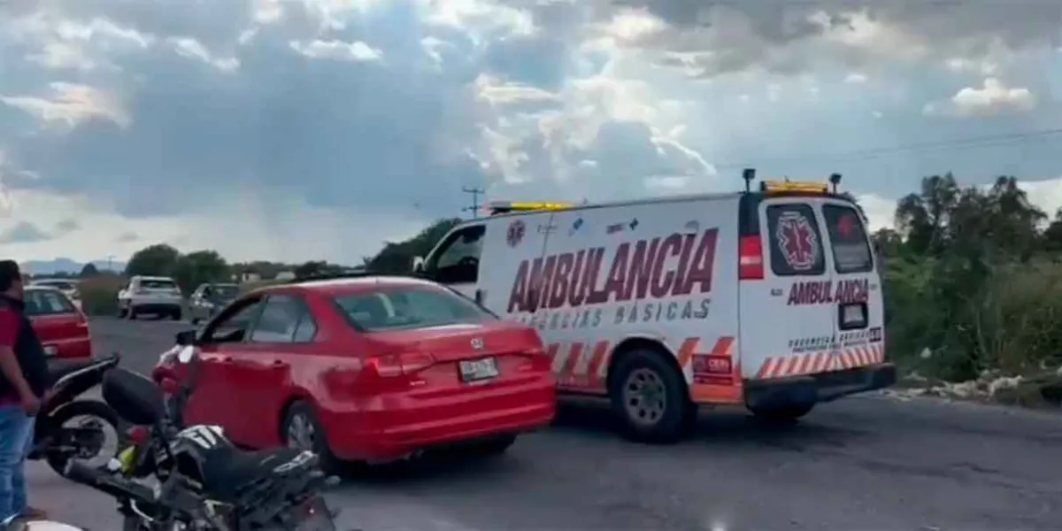 Motociclista repartidor muere arrollado por tractocamión en Tecamachalco