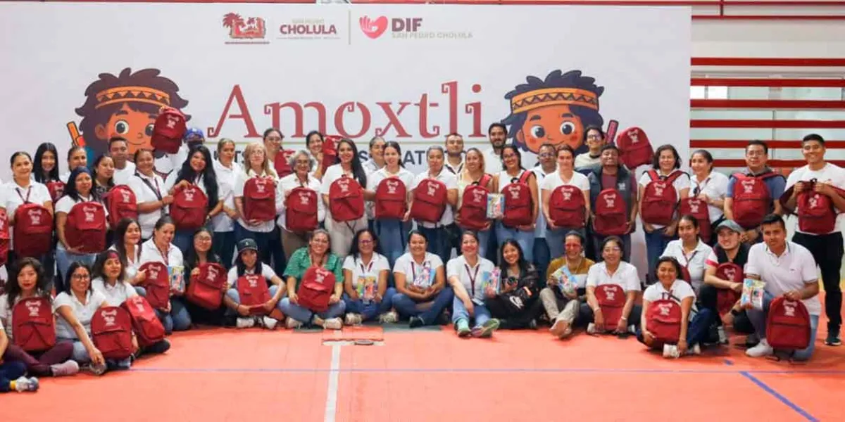 Gobierno de San Pedro Cholula impulsa la educación con entrega de mochilas escolares