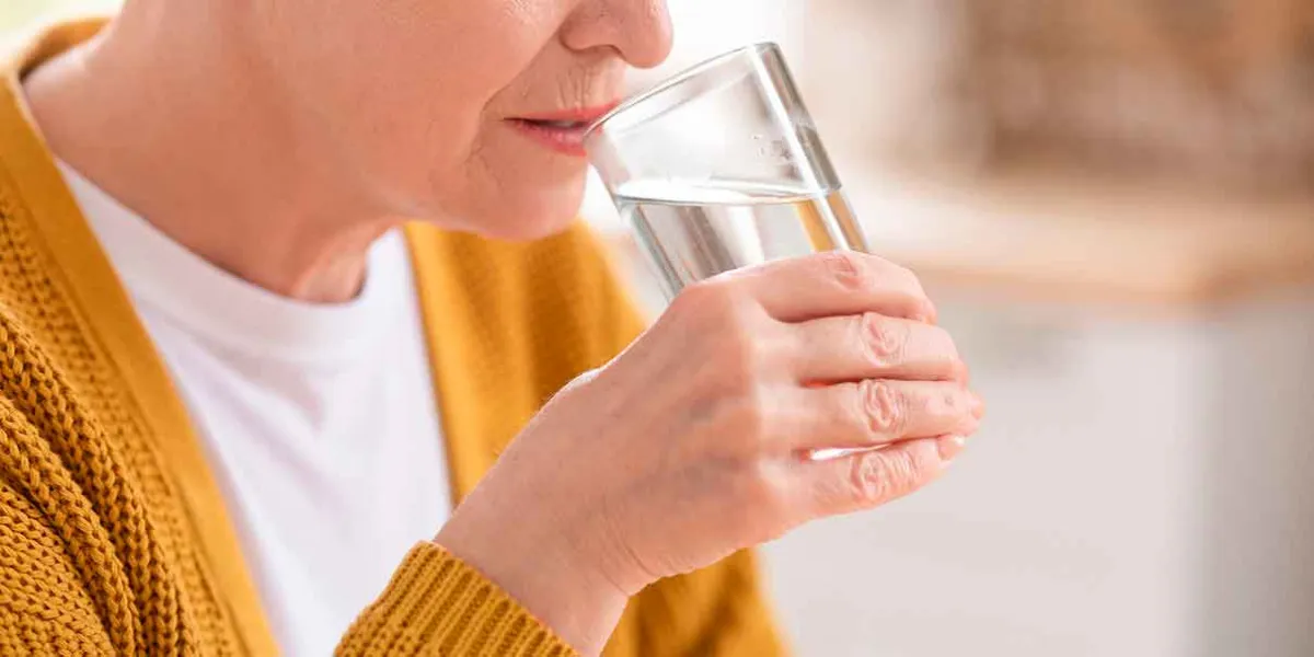 Hidratación y estrés: cómo beber agua puede reducir el cortisol y mejorar tu bienestar