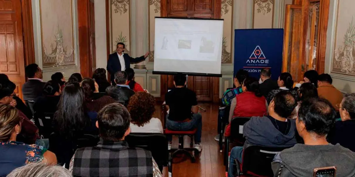 Brinda Gobierno de la Ciudad taller de Registro de Marca a emprendedoras y emprendedores