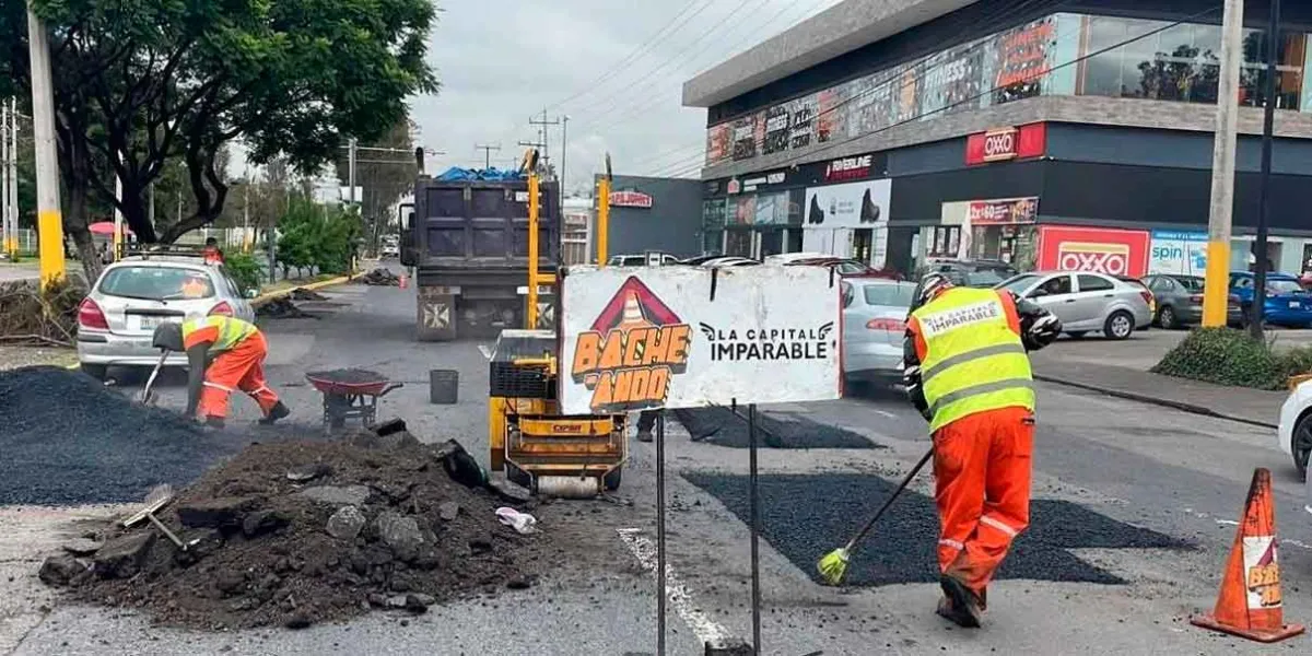 Campaña Capitalina Bacheando Puebla: favorece vialidades en torno a mercados y centros de abasto
