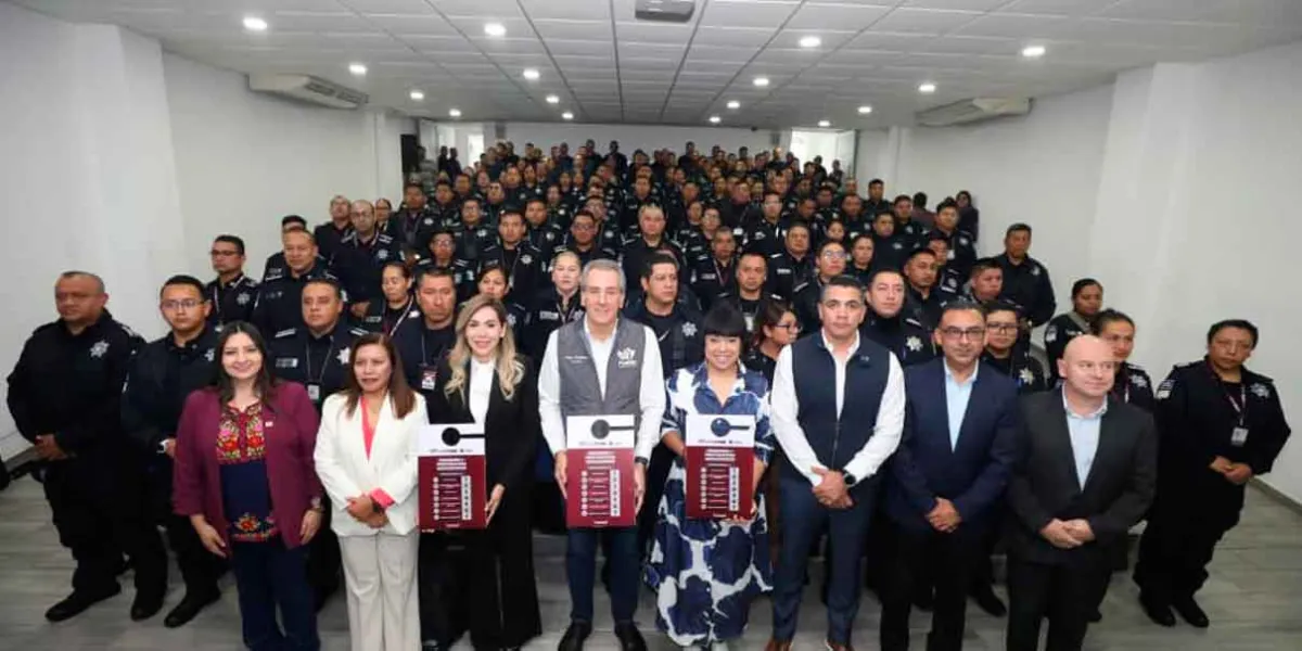 Encabeza Pepe Chedraui ceremonia de clausura de capacitación a policías de la ciudad sobre órdenes de protección