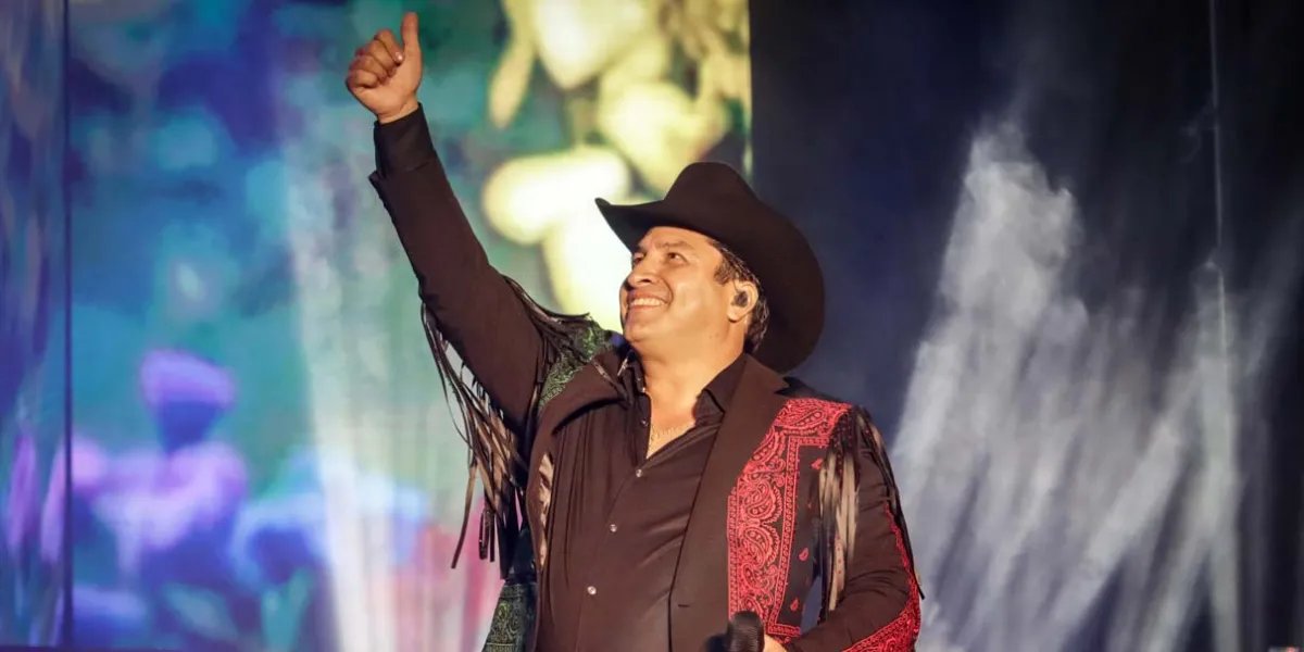 Julión Álvarez llena de música y emoción Puebla en las fiestas patrias