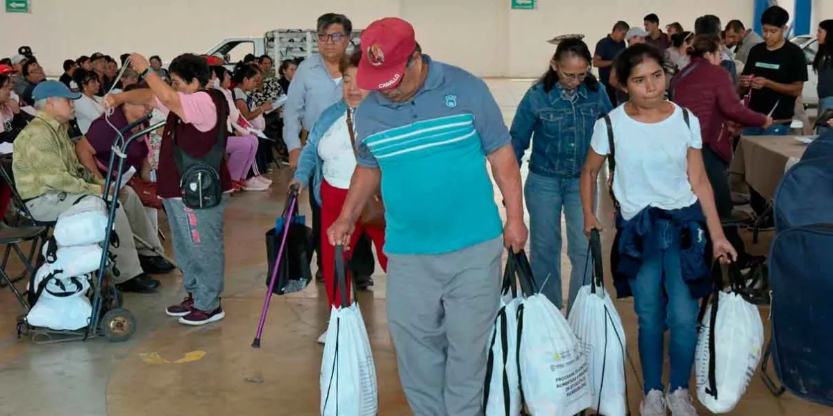 Ariadna Ayala entregó 3 mil 846 apoyos alimentarios en Atlixco