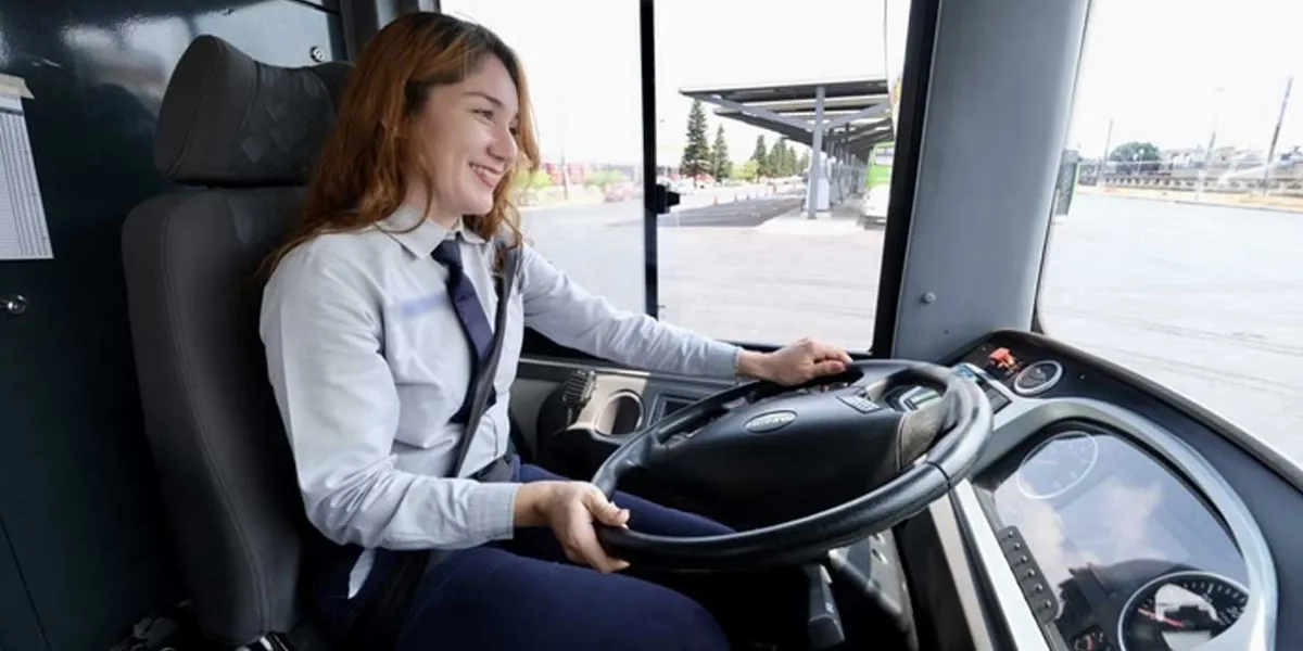 Poblanas podrán tener concesión y ser conductoras del transporte público