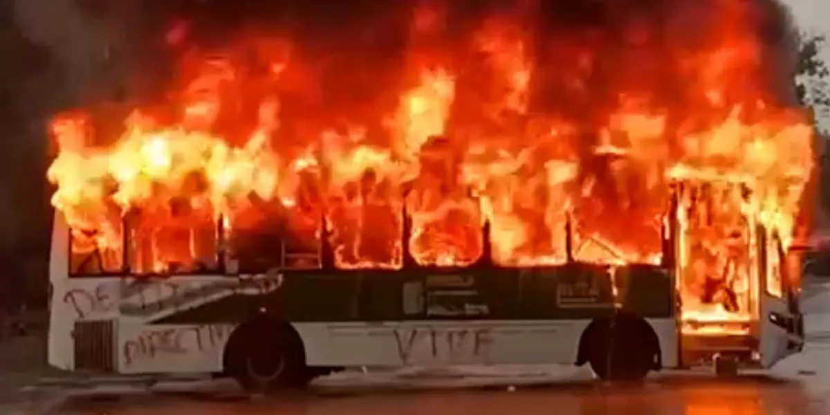 Simitrio pide diálogo, pero manda a quemar autobuses, advirtió Armenta