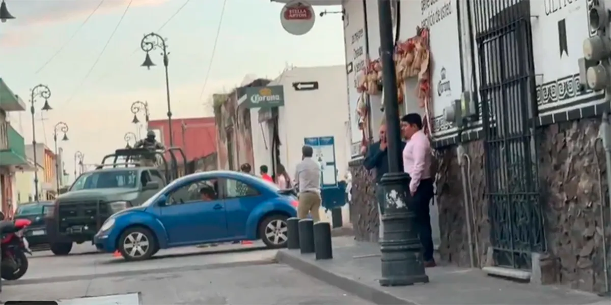 Operativo en Atlixco: cateo en la 11 Sur causa cierre vial y especulación por narcotienda
