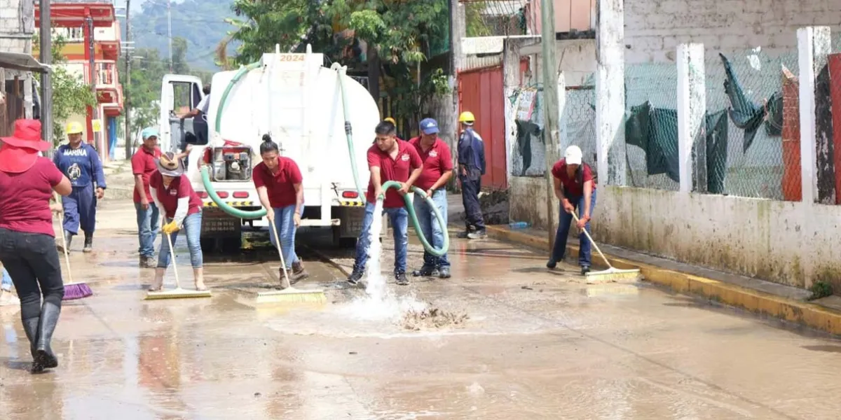 Avanzan trabajos de limpieza en La Ceiba con apoyo de autoridades y voluntarios