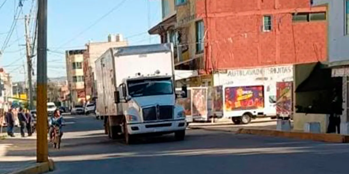 Camión robado en Texmelucan aparece abandonado en El Moral