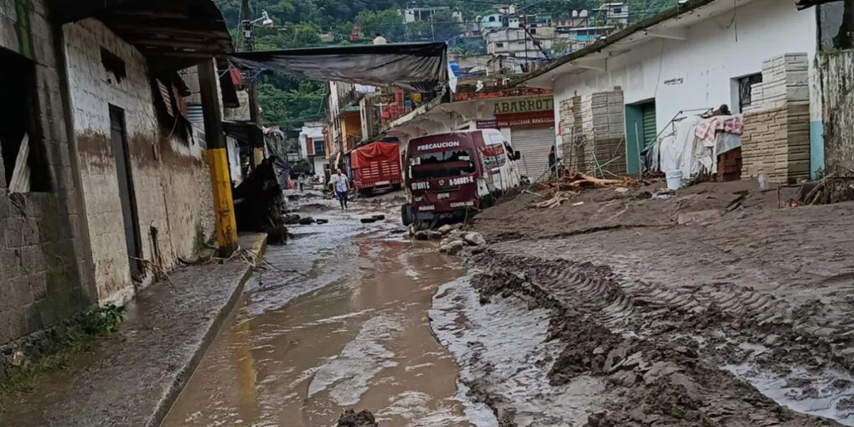 Lluvias torrenciales dejan 47 muertos en Veracruz, Puebla, Hidalgo, Querétaro y SLP