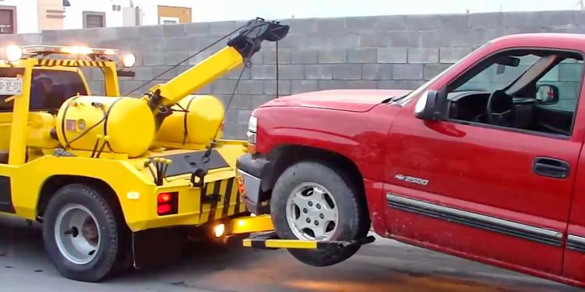Los dueños de autos recuperados podrían exentar pago de arrastre y corralón