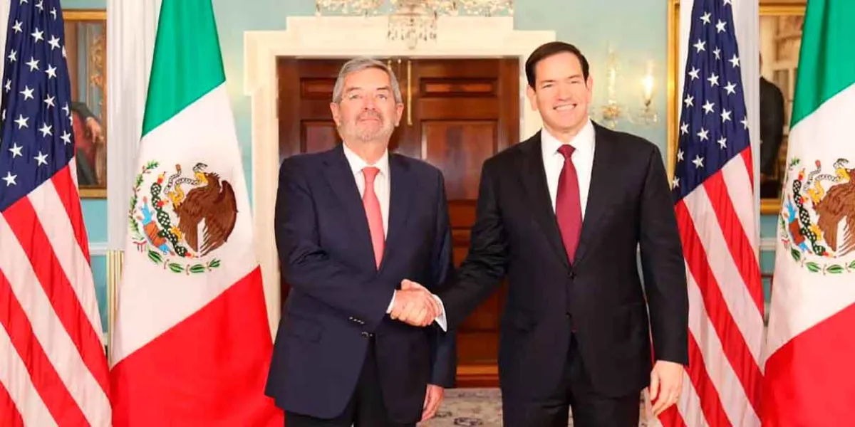 El canciller Juan Ramón de la Fuente y el secretario de Estado Marco Rubio sostuvieron una reunión en Washington para fortalecer la cooperación en seguridad fronteriza, mientras Donald Trump amenaza con imponer aranceles a México si no se frena el tráfico de fentanilo.