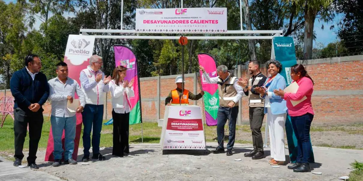 Desayunos Escolares Calientes (10357), SMDIF Puebla (10358)