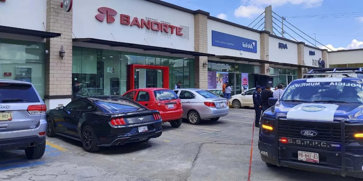 Robos violentos a bancos en Puebla generan alarma; un muerto en San Andrés Cholula